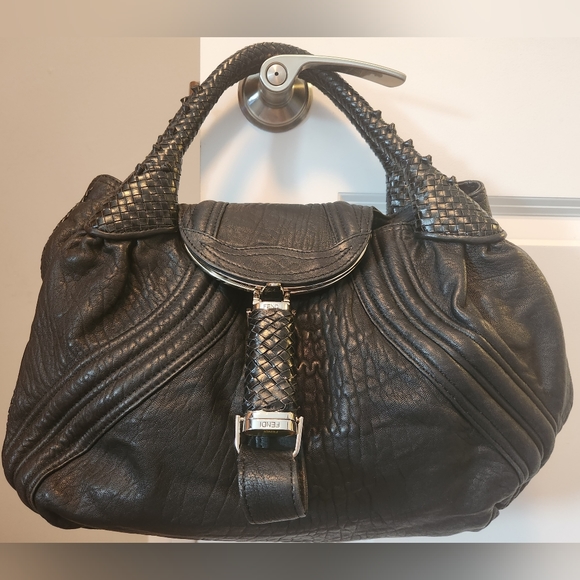 100% Authentic Fendi Nappa Leather Spy Bag in Black; Almost Brand-New Condition - Picture 2 of 16